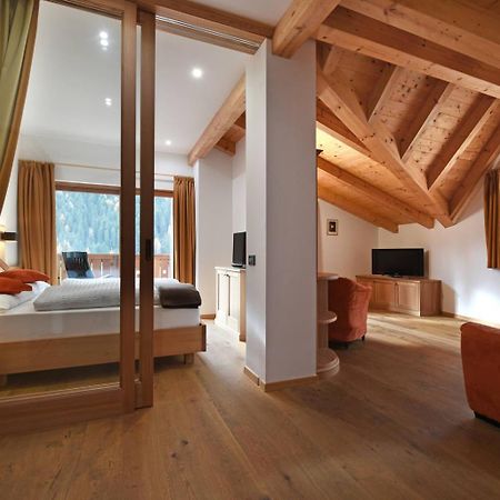 Hotel Brunello Urtijëi Buitenkant foto