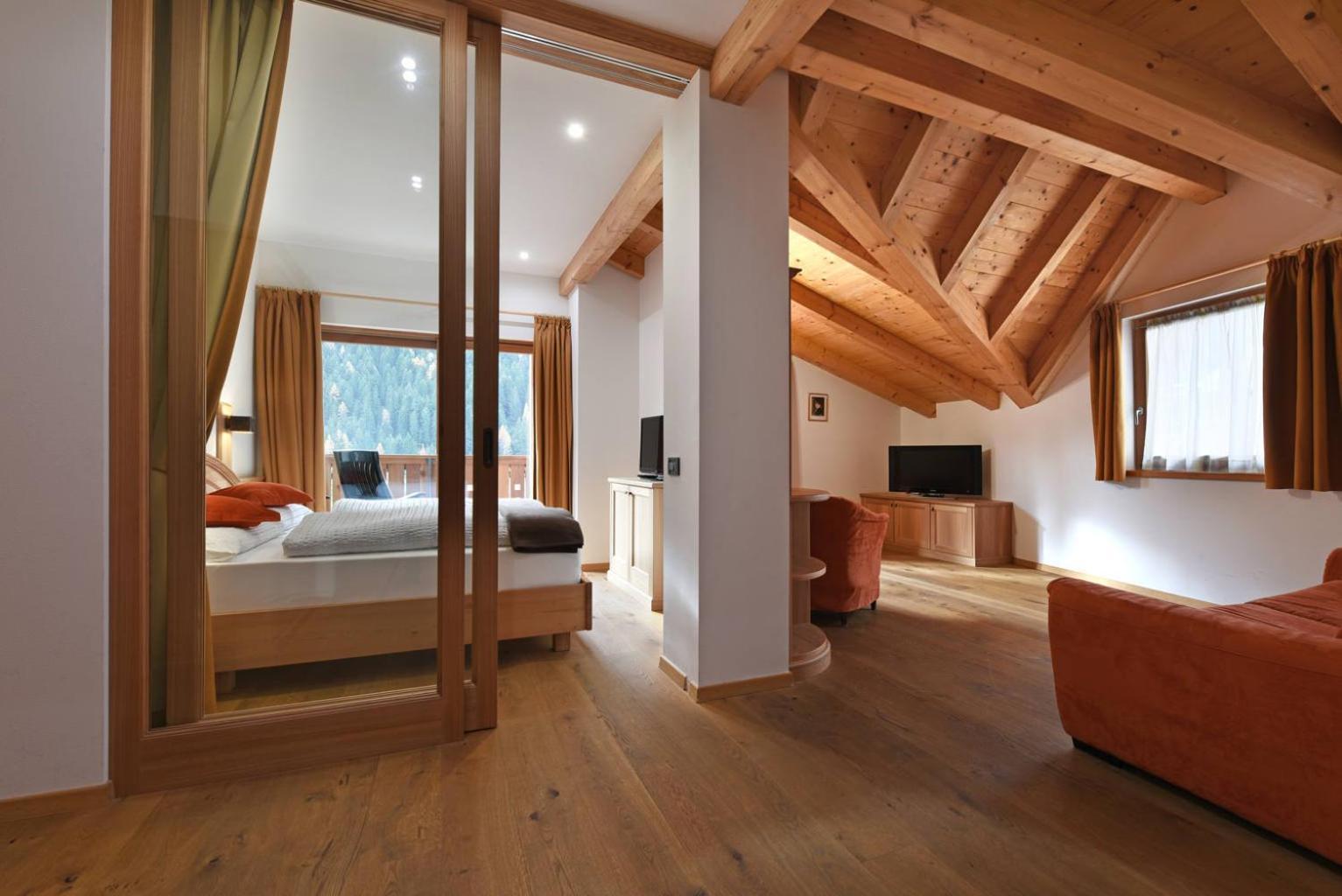 Hotel Brunello Urtijëi Buitenkant foto